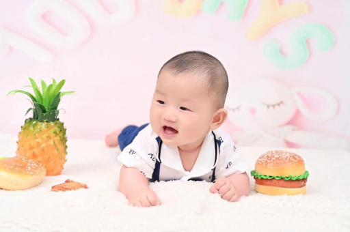 淇县宝宝在妈妈肚子里